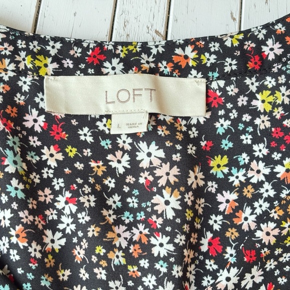LOFT Floral Sleeveless Blouse Size Lg Black Multicolor Floral Lightweight Top - Picture 3 of 7